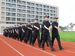 國盾特衛(wèi)保安工作認真，勤懇，非常安全可靠!